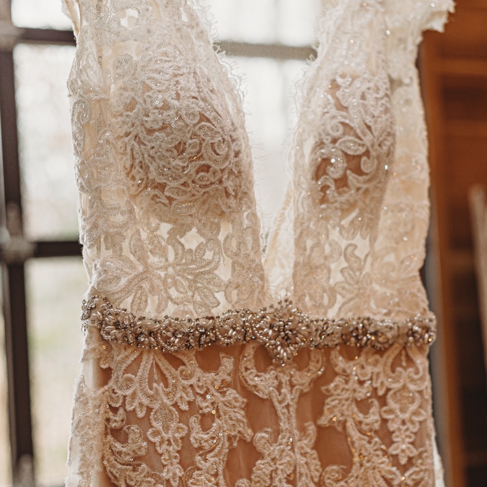 Elegant Lace Women’s Bridal Dress